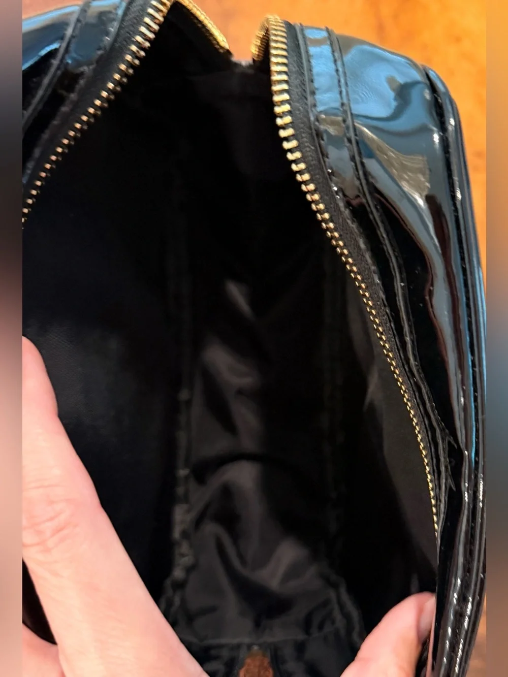 Tory Burch Black Patent Logo Cosmetic Case GUC